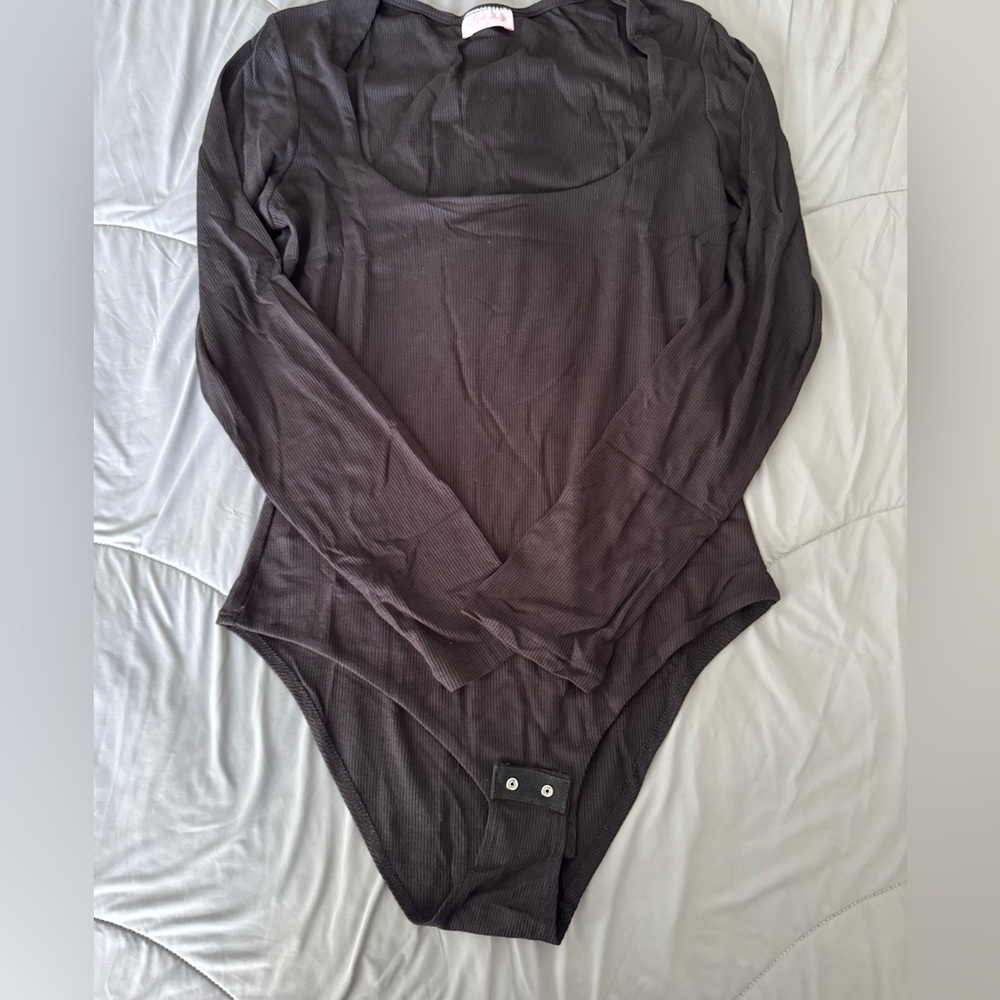 Pink Lily Long Sleeve Black Body Suit, Large